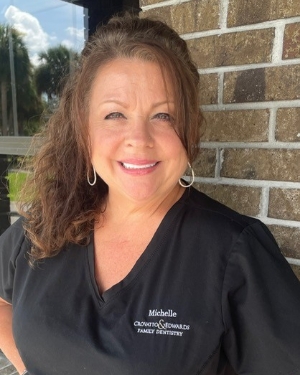 Dental assistant Shay